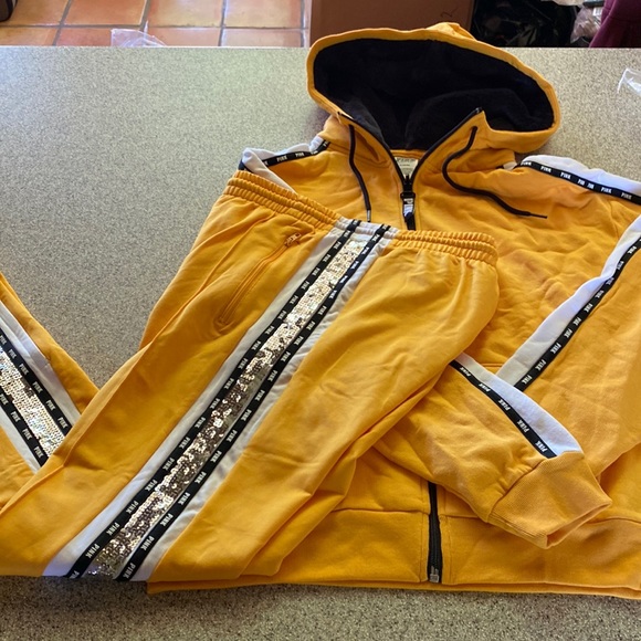 Vs Pink bling track pants faux fur full zip hoodie fashion show exclusive 2018 - Picture 5 of 15